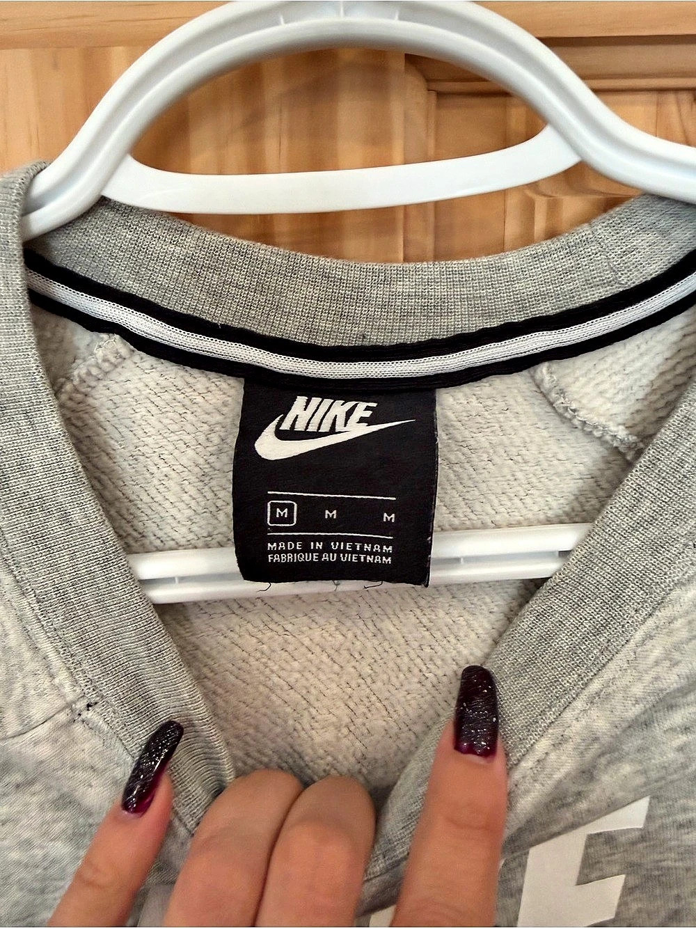 Nike Graphic Crewneck Sweatshirt Gray Size Medium - Picture 3 of 3